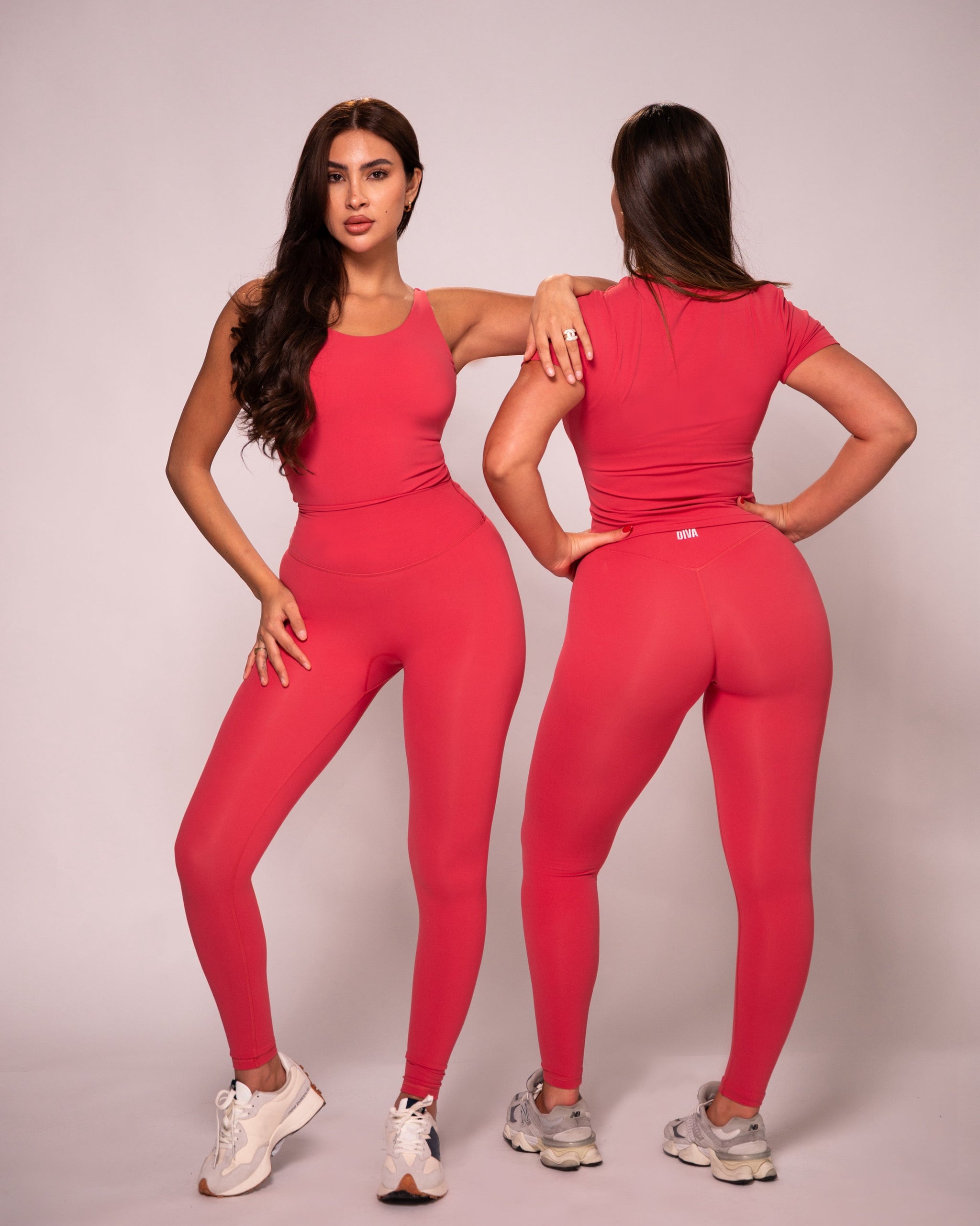 MOVE SLEEVELESS TOP גופייה עם חזייה מובנית