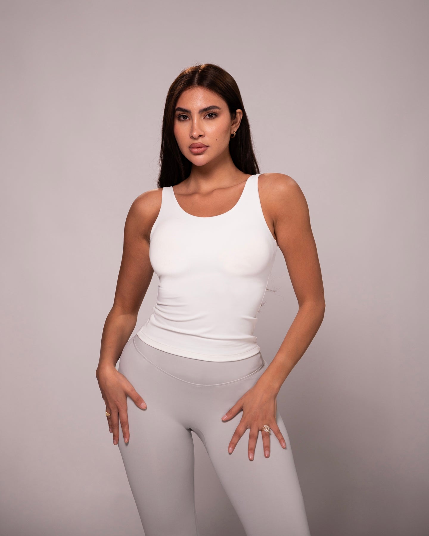 MOVE SLEEVELESS TOP גופייה