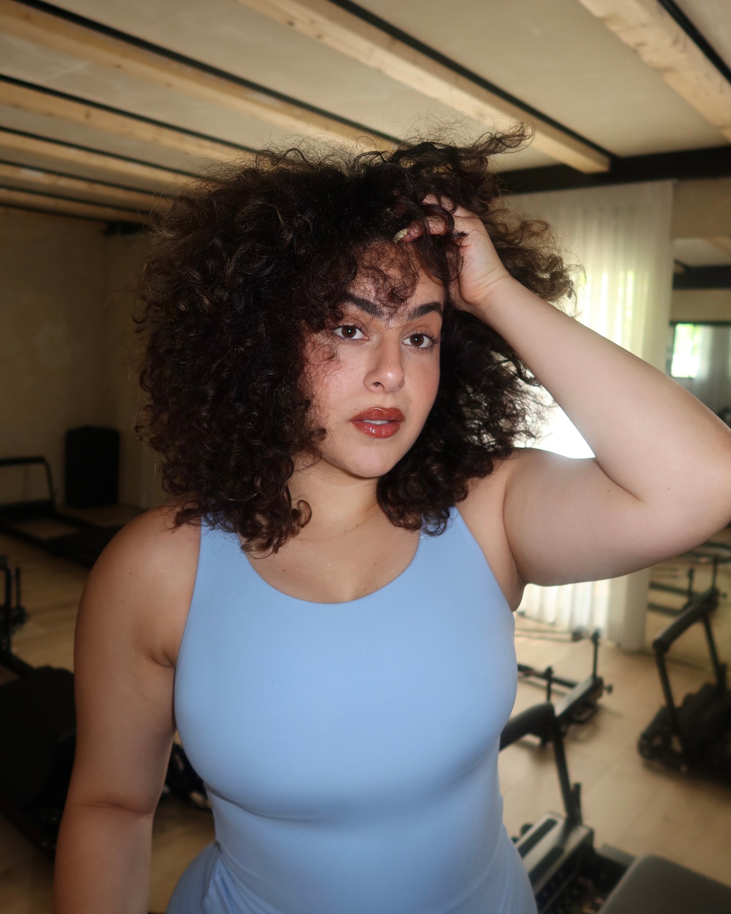 MOVE SLEEVELESS TOP גופייה